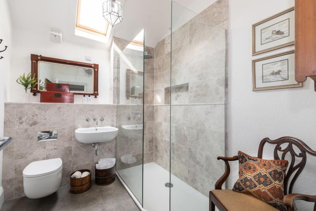 הולט Sarah'S - A Townhouse Apartment In Georgian Holt מראה חיצוני תמונה